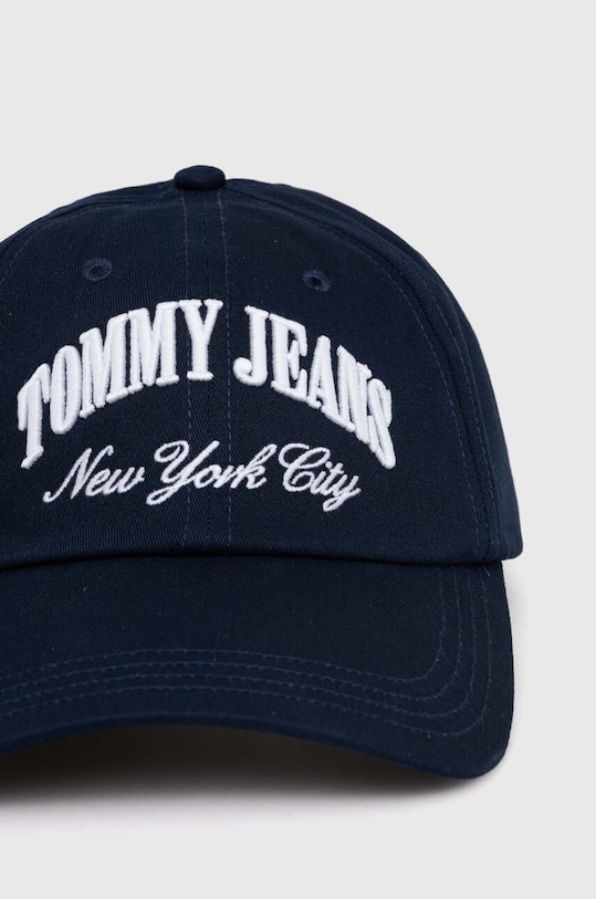 Памучна шапка с козирка Tommy Jeans AW0AW15959 тъмносин SS24
