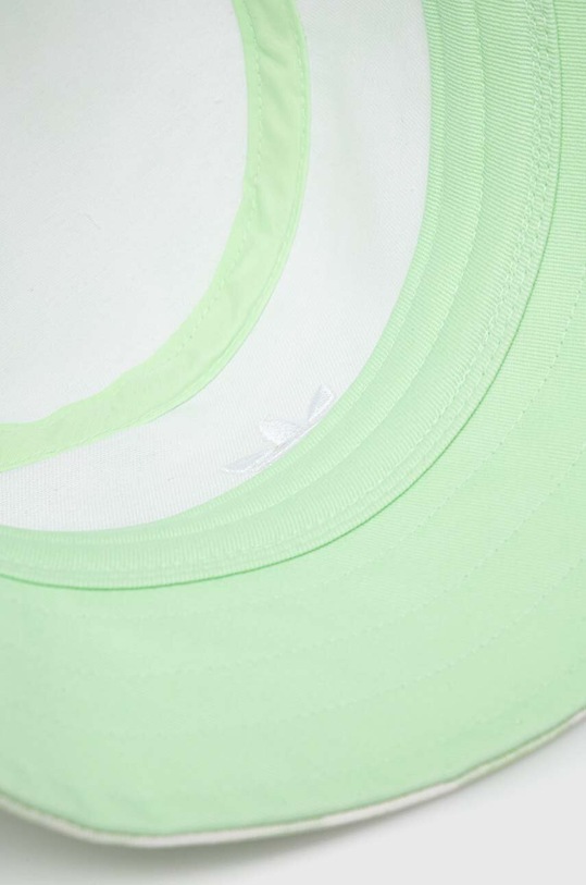 Памучна капела adidas Originals зелен IT7338