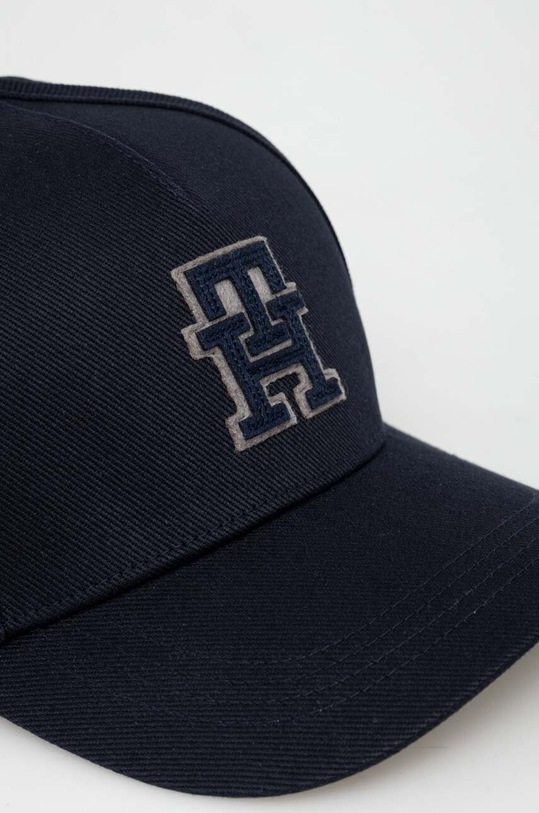Tommy Hilfiger czapka z daszkiem bawełniana AM0AM12040 granatowy SS24