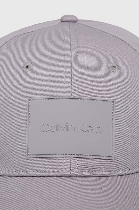 Bavlnená šiltovka Calvin Klein K50K511296 sivá SS24