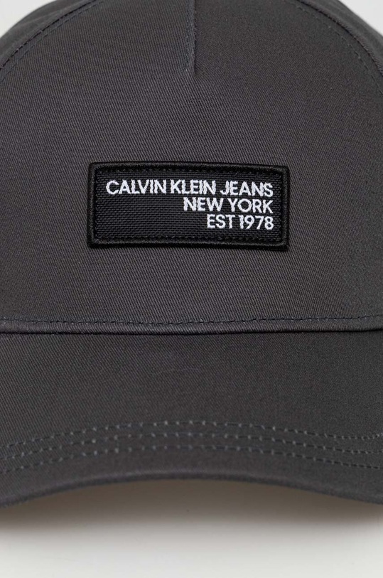 Bavlněná baseballová čepice Calvin Klein Jeans K50K511428 šedá SS24