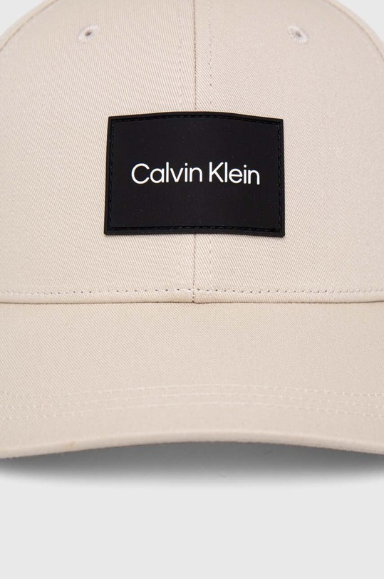 Bavlněná baseballová čepice Calvin Klein KM0KM00983 béžová SS24