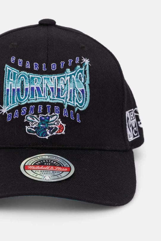 Doplnky Šiltovka s prímesou vlny Mitchell&Ness Charlotte Hornets HHSSINTL1434.CHOBLCK čierna