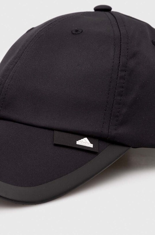 Шапка с козирка adidas IP6322 черен SS24