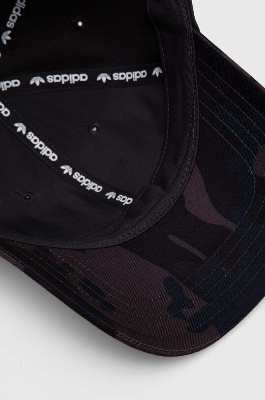 Шапка с козирка adidas Originals черен IU0039