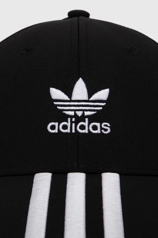 Шапка с козирка adidas Originals IT7617 черен SS24