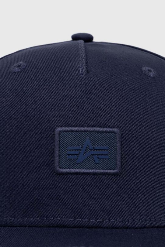 Памучна шапка с козирка Alpha Industries Essentials RL 146900 тъмносин SS24