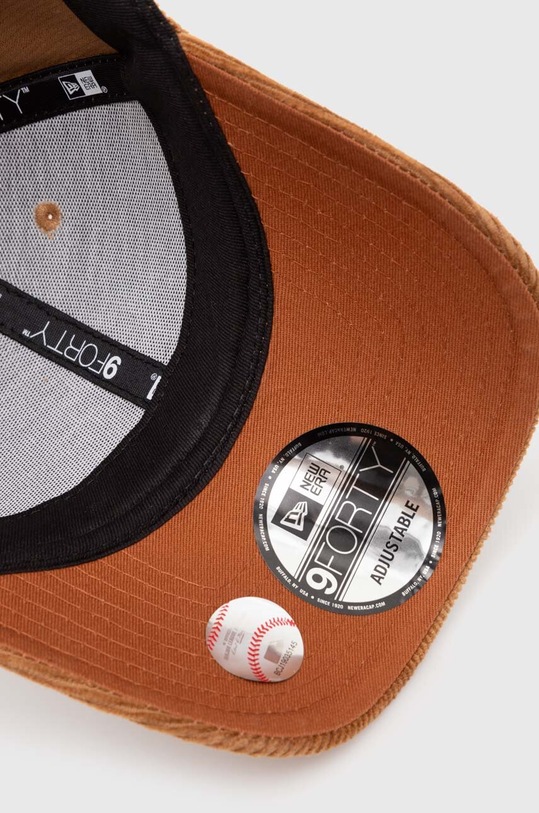 New Era czapka z daszkiem sztruksowa 60435069 brązowy