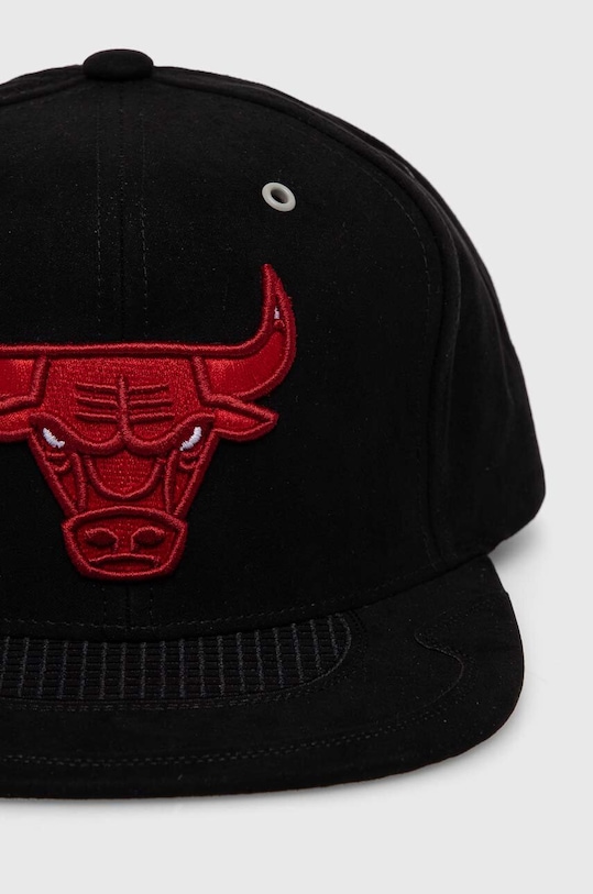 Šiltovka Mitchell&Ness NBA CHICAGO BULLS HHSS5822.CBUYYPPPBKRD čierna SS24