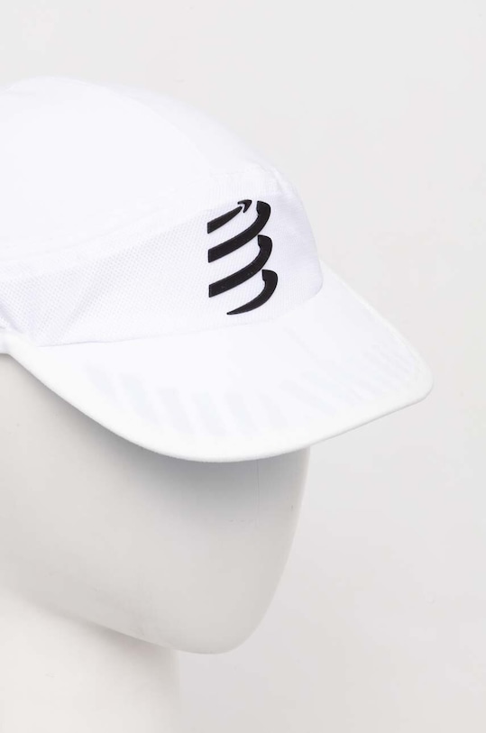 Шапка с козирка Compressport Pro Racing Cap CU00003B бял SS24