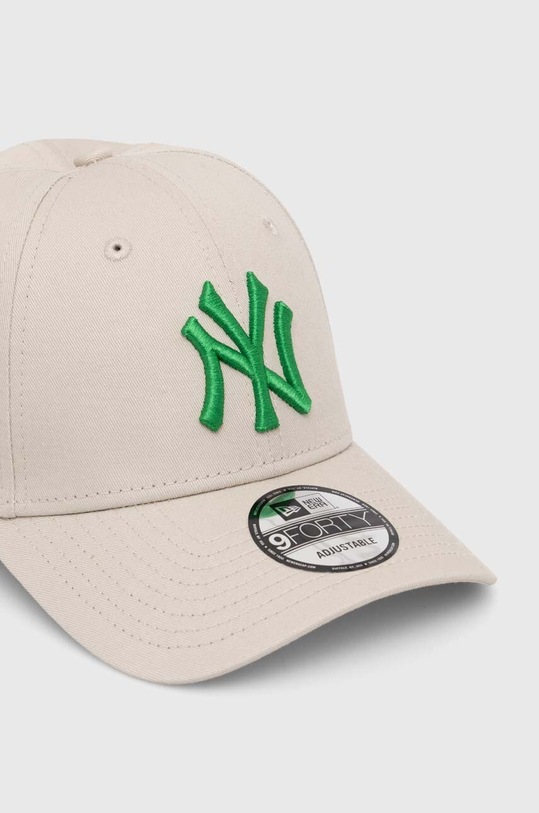 Bavlněná baseballová čepice New Era 9FORTY NEW YORK YANKEES 60503376 béžová SS24