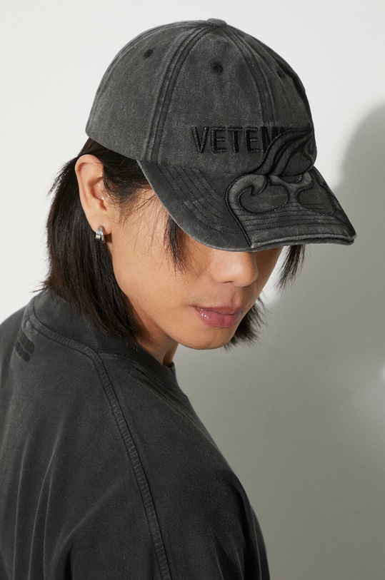 VETEMENTS cotton baseball cap Flame Logo Cap UE64CA110B black