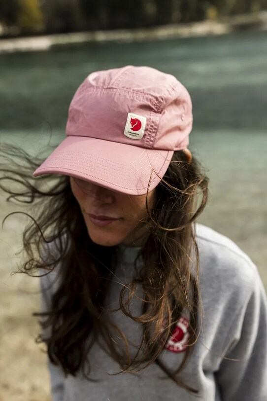 Accesorii Fjallraven șapcă High Coast Wind Cap F12100004.300 roz