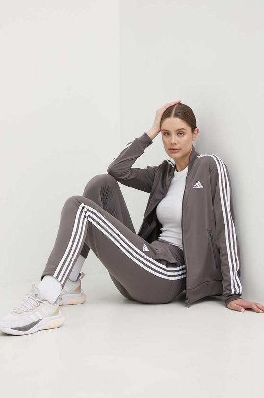 Φόρμα adidas χρώμα: καφέ, IS0855 | ANSWEAR.gr