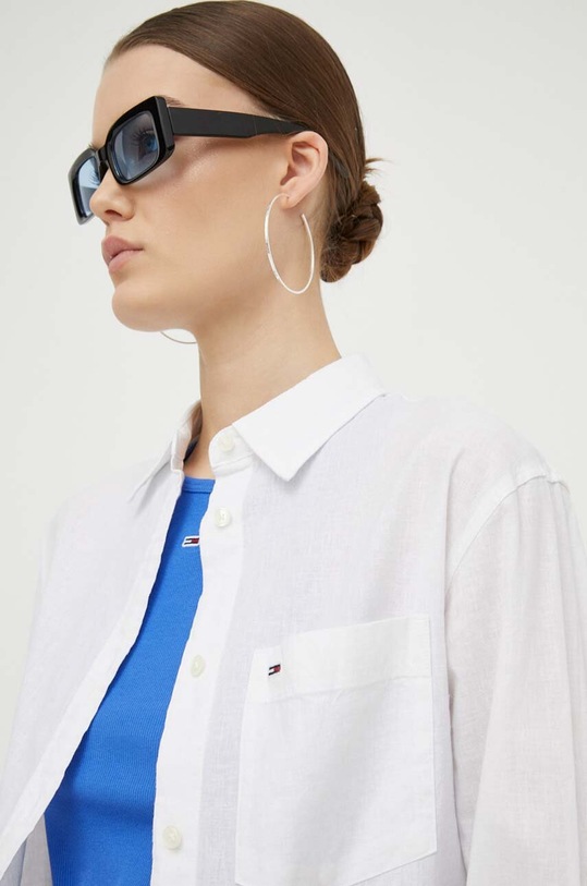 Košile s příměsí lnu Tommy Jeans bílá DW0DW17735