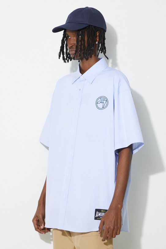 Bavlnená košeľa AMBUSH Emblem Striped S/S Shirt modrá BMGG001S24FAB0024445