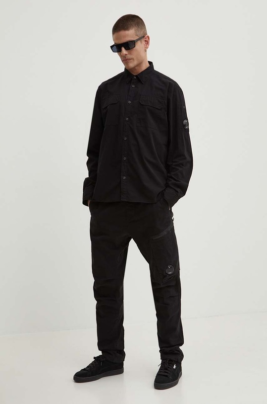 C.P. Company koszula bawełniana Gabardine Pocket 16CMSH157A002824G czarny SS24