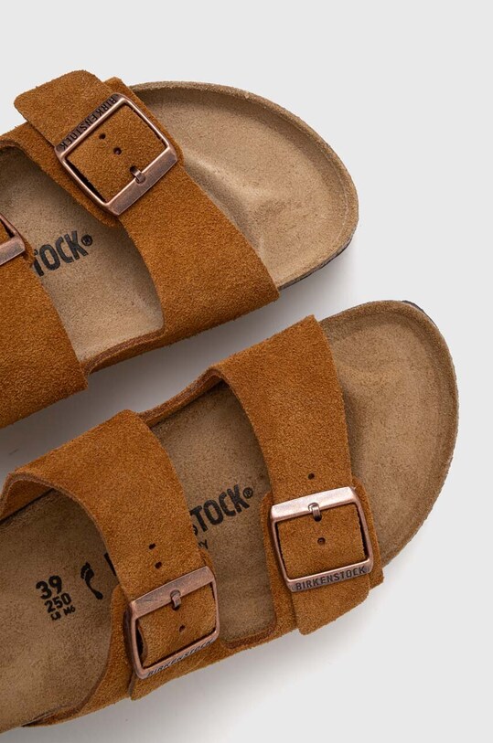 Замшевые шлепанцы Birkenstock Arizona 1027162 коричневый