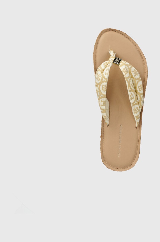Tommy Hilfiger japonki TH EMBLEM ELEVATED BEACH SANDAL beżowy FW0FW07847