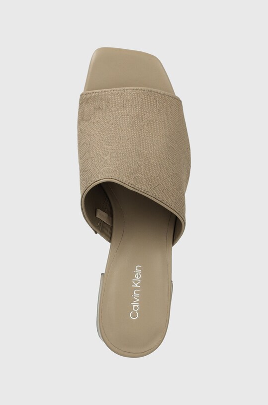 Calvin Klein klapki HEEL MULE 45 MONOCQ beżowy HW0HW01936