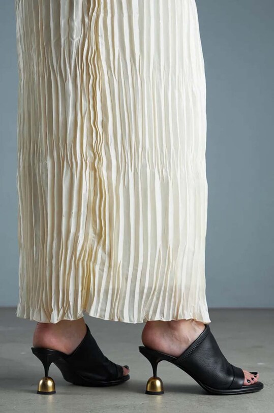 Vanda Novak slapi de piele Gaia Gaia.Deep.Black