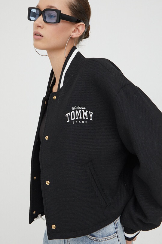 Tommy Jeans kurtka bomber z domieszką wełny czarny DW0DW17236