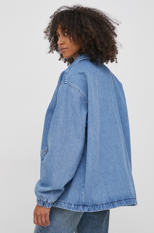 Odzież Calvin Klein Jeans kurtka jeansowa J20J223258 niebieski