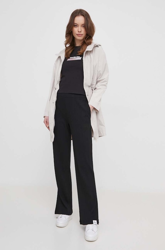 Geox kurtka W4520H-T3053 W BULMYA W4520H.T3053.F1723 beżowy SS24