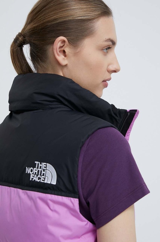 Brezrokavnik s puhom The North Face 1996 RETRO NUPTSE VEST NF0A3XEPQIX1 vijolična