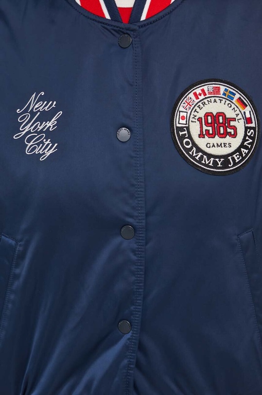 Bunda Tommy Jeans Archive Games DW0DW18535 tmavomodrá