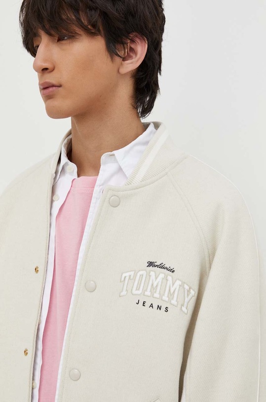 Куртка-бомбер с примесью шерсти Tommy Jeans бежевый DM0DM17884