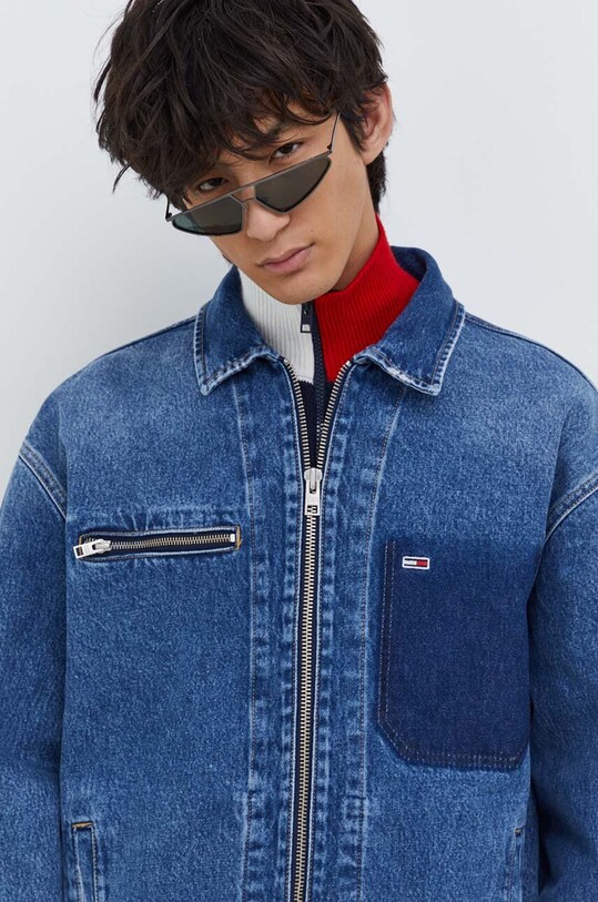 Bavlnená rifľová bunda Tommy Jeans tmavomodrá DM0DM18027
