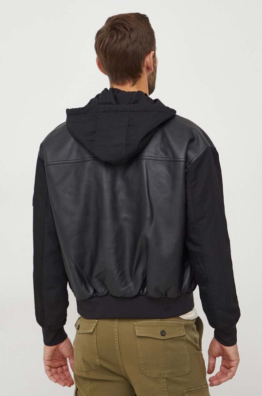 Odzież Calvin Klein Jeans kurtka J30J324597 czarny