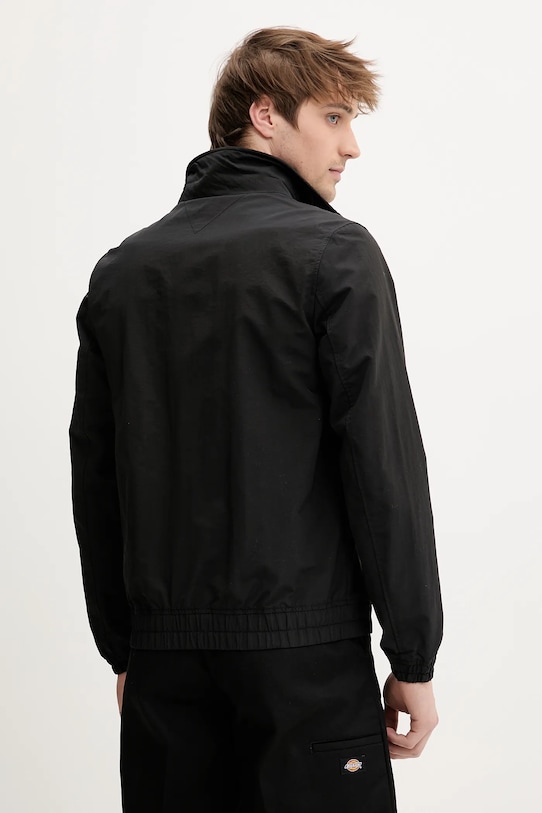 Odzież Tommy Jeans kurtka DM0DM15382 czarny