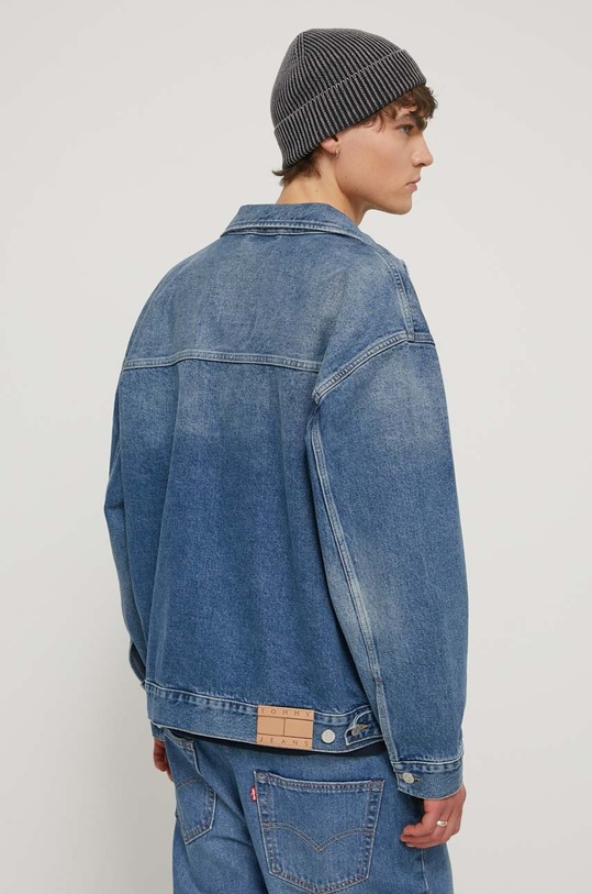 Odzież Tommy Jeans kurtka jeansowa DM0DM18777 niebieski