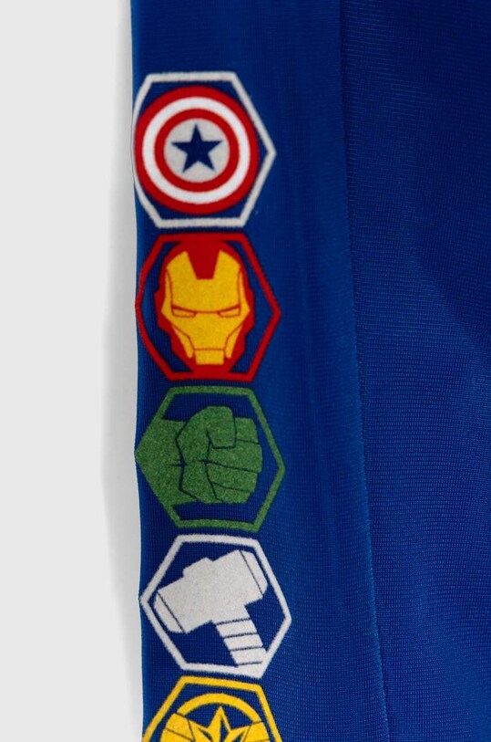 Fete adidas pantaloni de trening pentru copii x Marvel IN7275 bleumarin