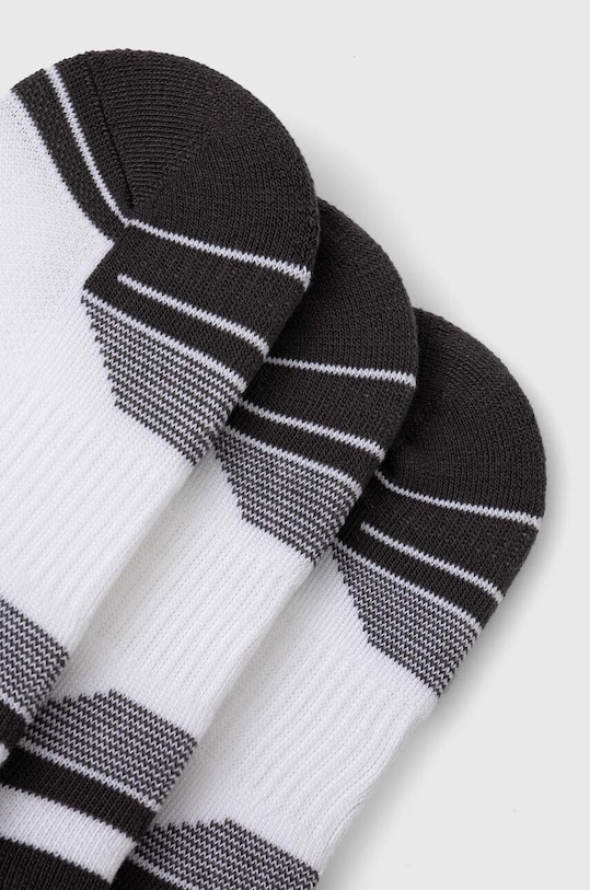 Under Armour skarpetki Performance Tech 3-pack 1379504 biały SS24