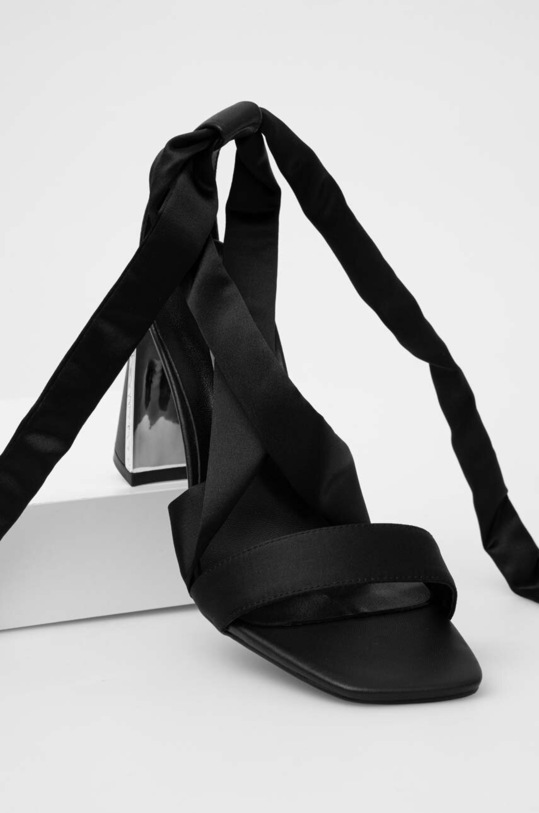 Сандалі Karl Lagerfeld MASQUE KL30714.S00 чорний SS24