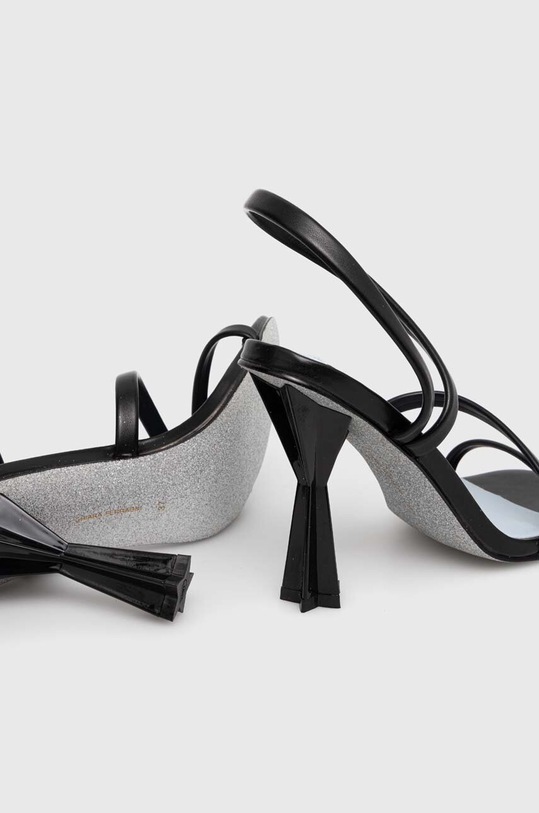 Взуття Сандалі Chiara Ferragni Slim Andromeda CF3341.001 чорний