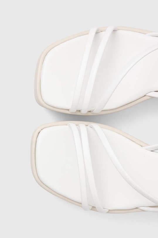 Kožené sandály Calvin Klein WEDGE SANDAL 30 LTH HW0HW01949 bílá