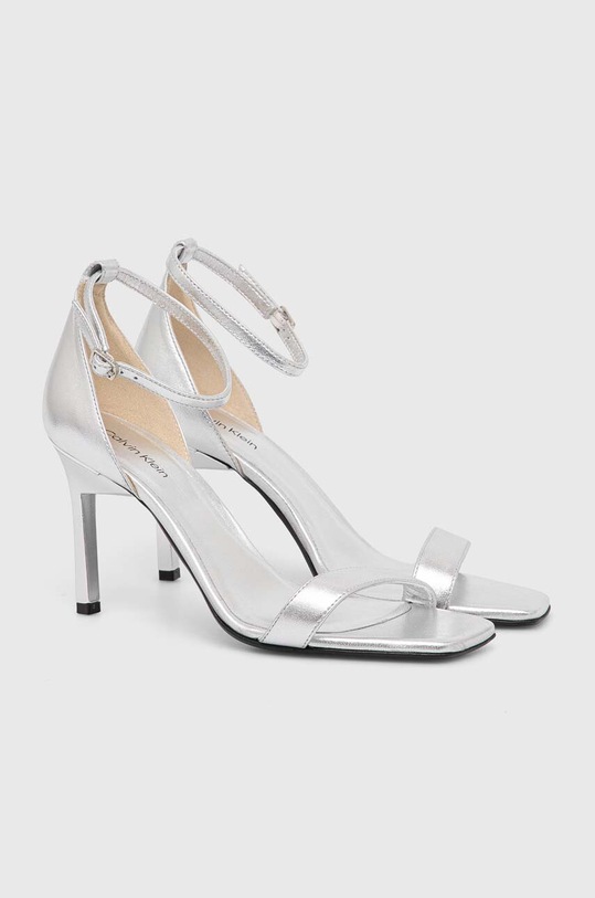 Δερμάτινα σανδάλια Calvin Klein HEEL SANDAL 90 MET HW0HW02132 ασημί SS24