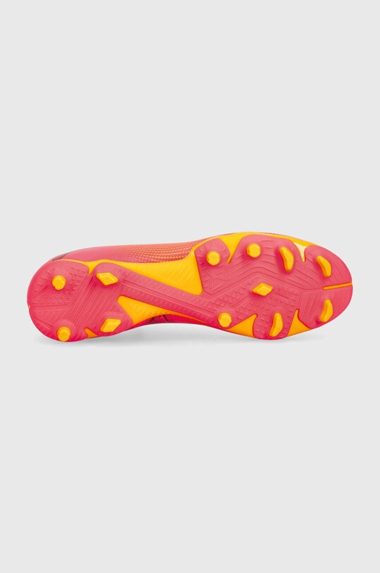 Puma obuwie piłkarskie korki Future 7 Play 107723 różowy