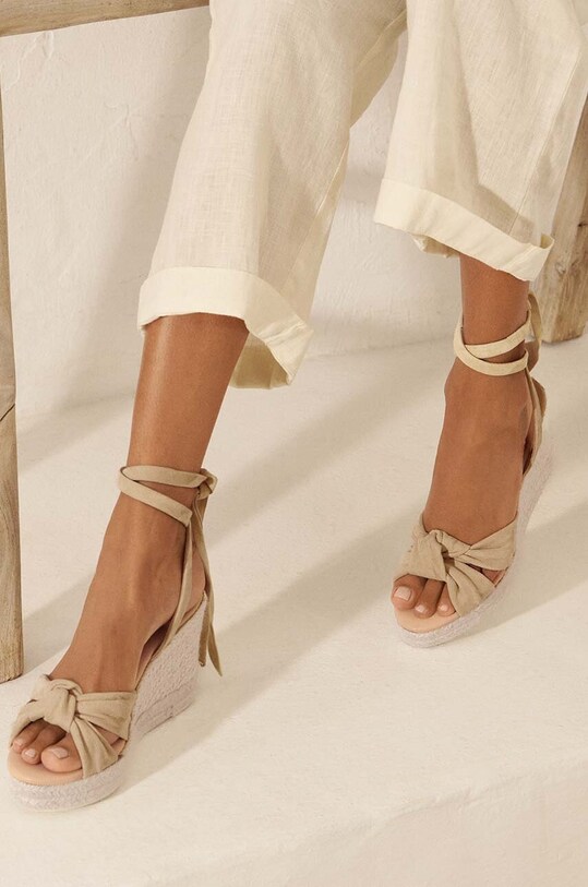 Manebi sandale din piele intoarsa Hamptons Wedge Espadrilles With Knot M.1.1.WS bej SS25