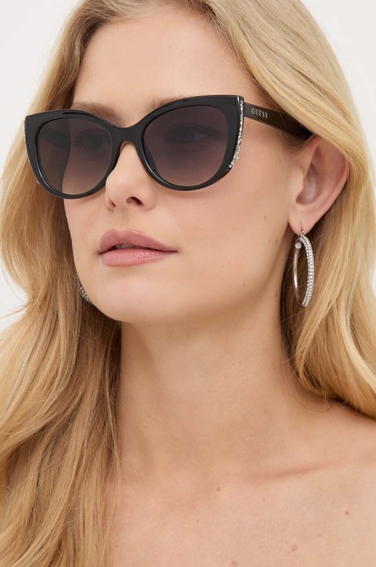 Guess napszemüveg cat eye fekete GF0422.01B