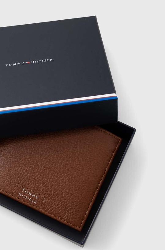 Kožená peněženka Tommy Hilfiger hnědá AM0AM12189