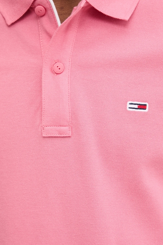 Памучна тениска с яка Tommy Jeans DM0DM18312 розов