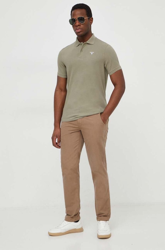 Памучна тениска с яка Barbour MML0358 зелен SS26