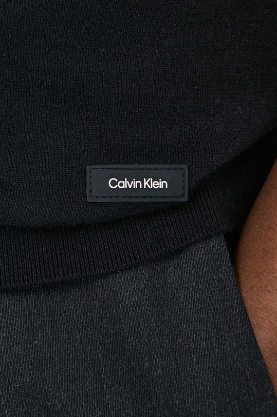 Πόλο από μείγμα μεταξιού Calvin Klein K10K113053 μαύρο