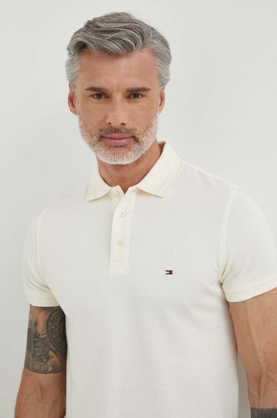 Tommy Hilfiger polo bawełniane MW0MW34755 beżowy SS25