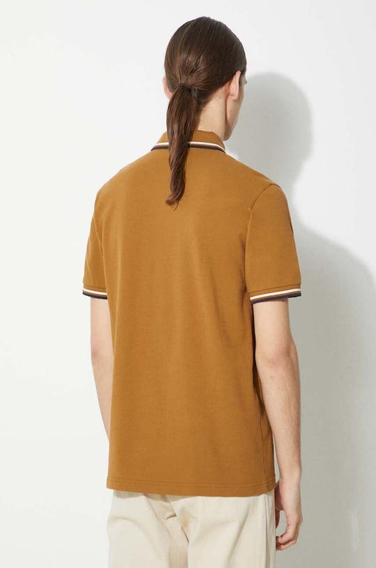 Bavlnené polo tričko Fred Perry Twin Tipped Shirt M12.V46 hnedá SS24